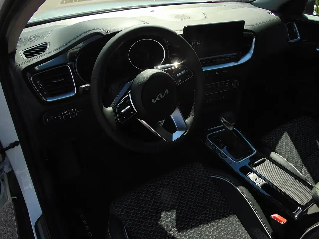 Kia XCeed Vision - Thumbnail 8