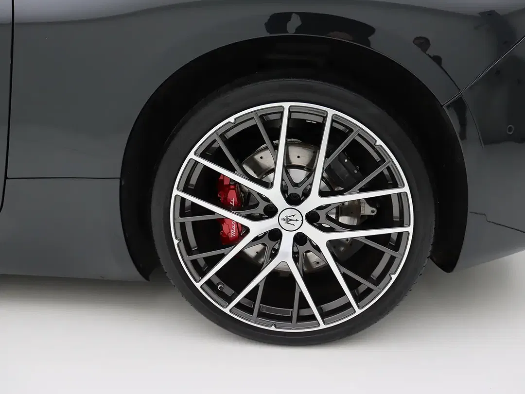 Maserati GranCabrio 4x4 Folgore - foto 15