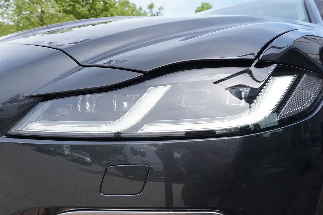 Jaguar XF Sportbrake SE - Thumbnail 10