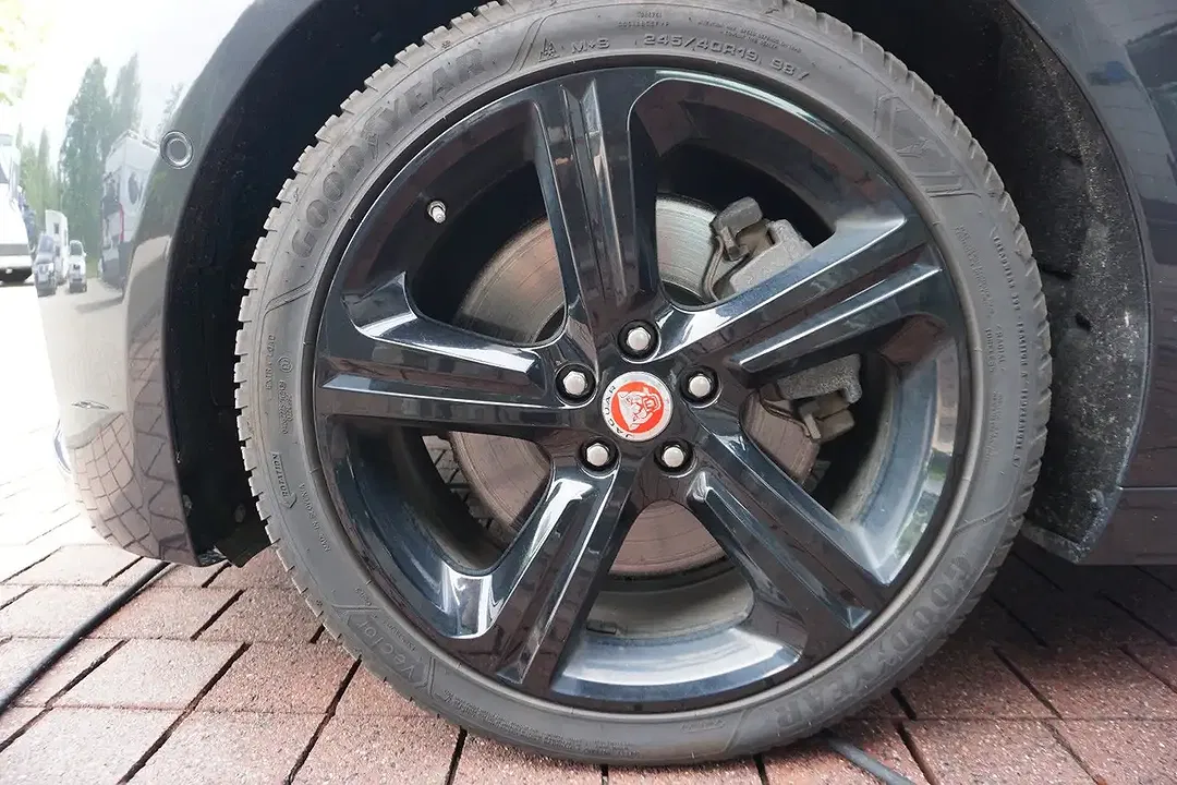 Jaguar XF Sportbrake SE - Thumbnail 11