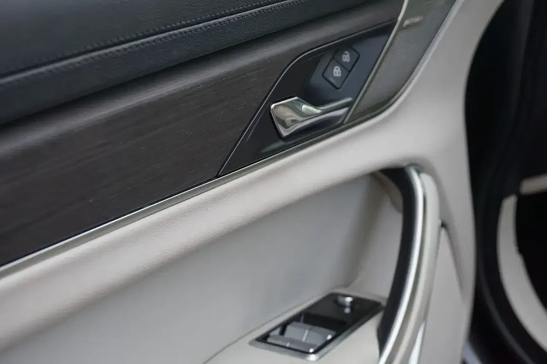 Jaguar XF Sportbrake SE - Thumbnail 12