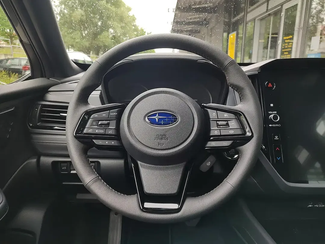 Subaru Forester 2.0 e-Boxer AWD Platinum - Thumbnail 3