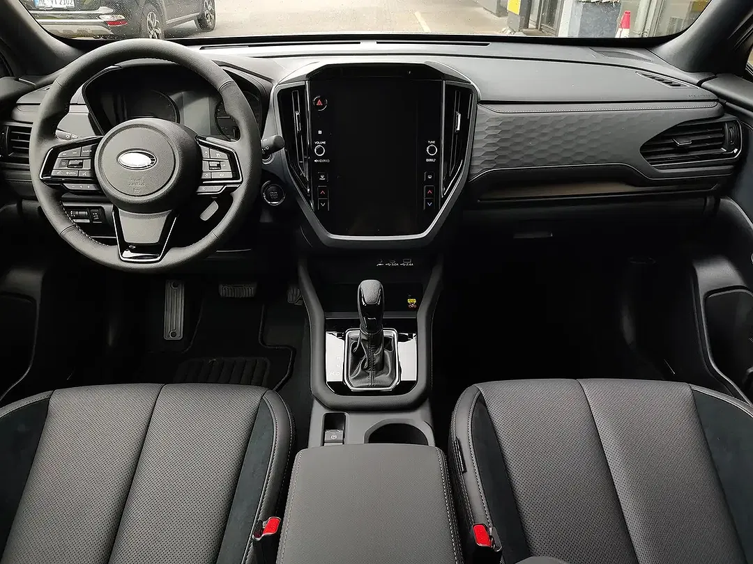 Subaru Forester 2.0 e-Boxer AWD Platinum - Thumbnail 4
