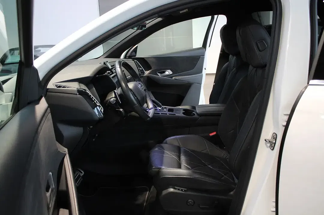 DS Automobiles DS 7 Crossback - Thumbnail 4