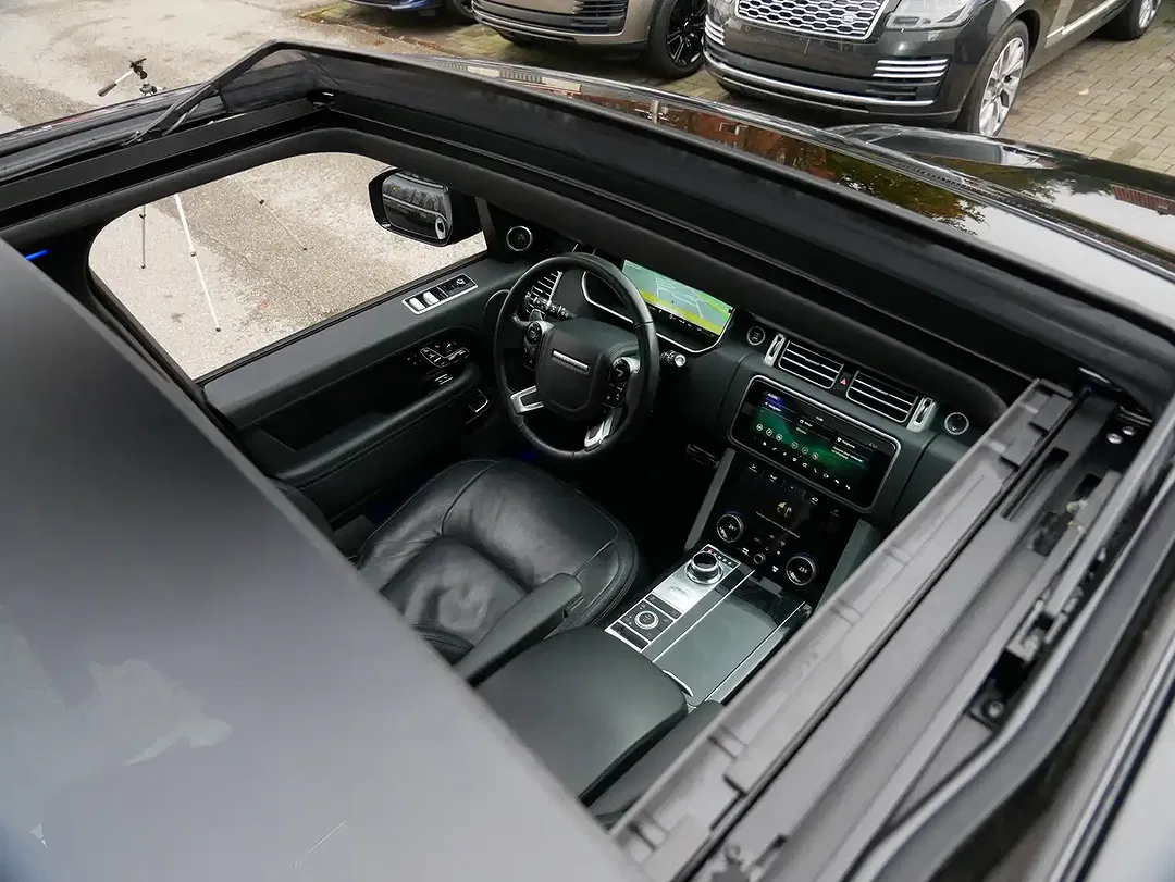 Land Rover Range Rover P400e Autobiography - Thumbnail 12