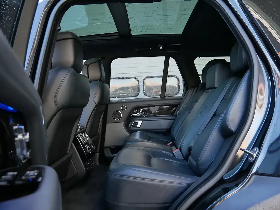 Land Rover Range Rover P400e Autobiography - Thumbnail 8