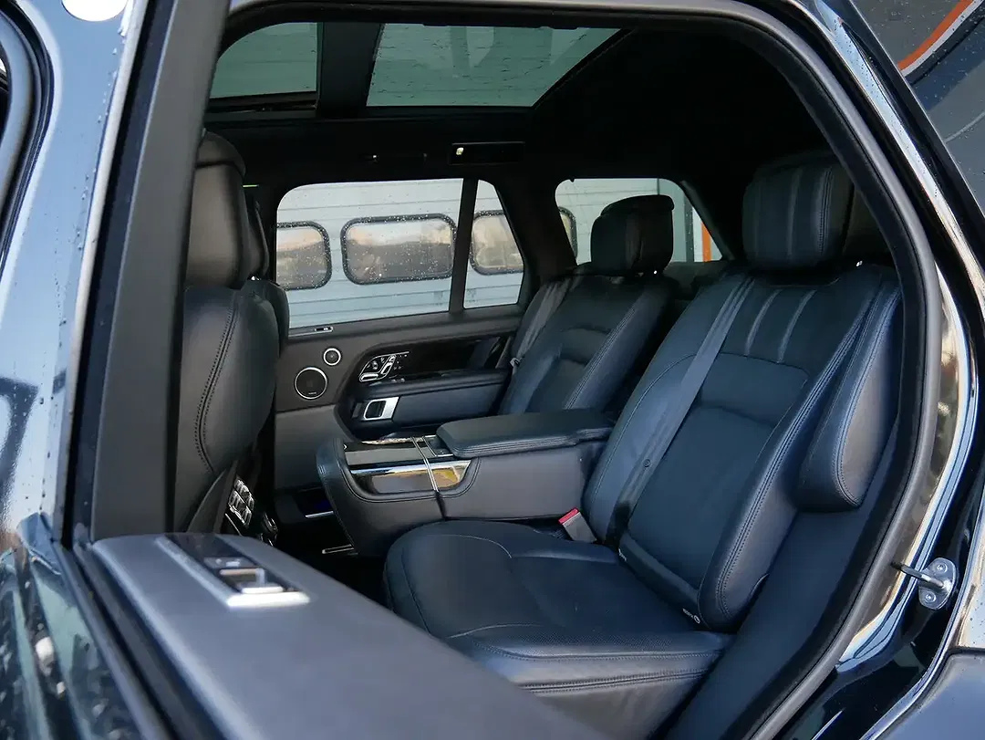 Land Rover Range Rover P400e Autobiography - Thumbnail 9