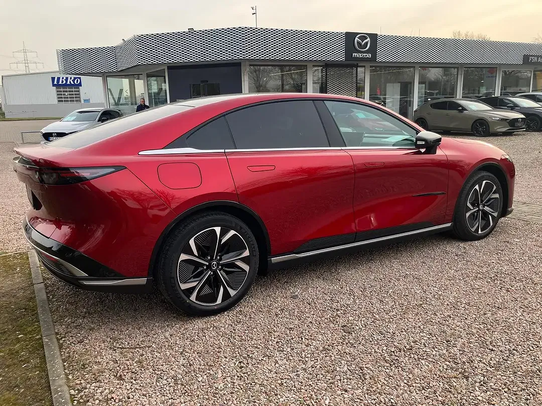 Mazda 6e Takumi - Thumbnail 4