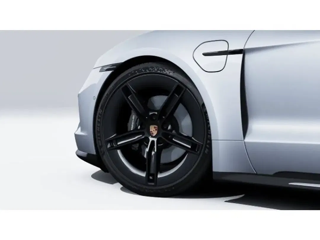 Porsche Taycan Edition - Thumbnail 10