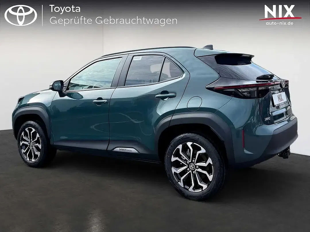 Toyota Yaris Cross - Thumbnail 2