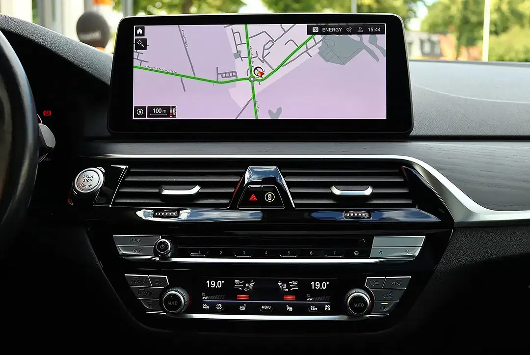 BMW 540 xDrive Touring M Sport - Thumbnail 11