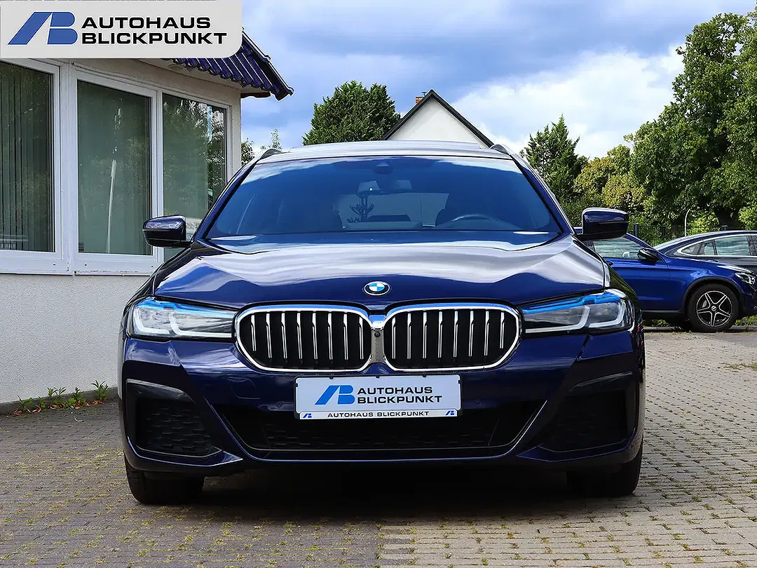 BMW 540 xDrive Touring M Sport - Thumbnail 2