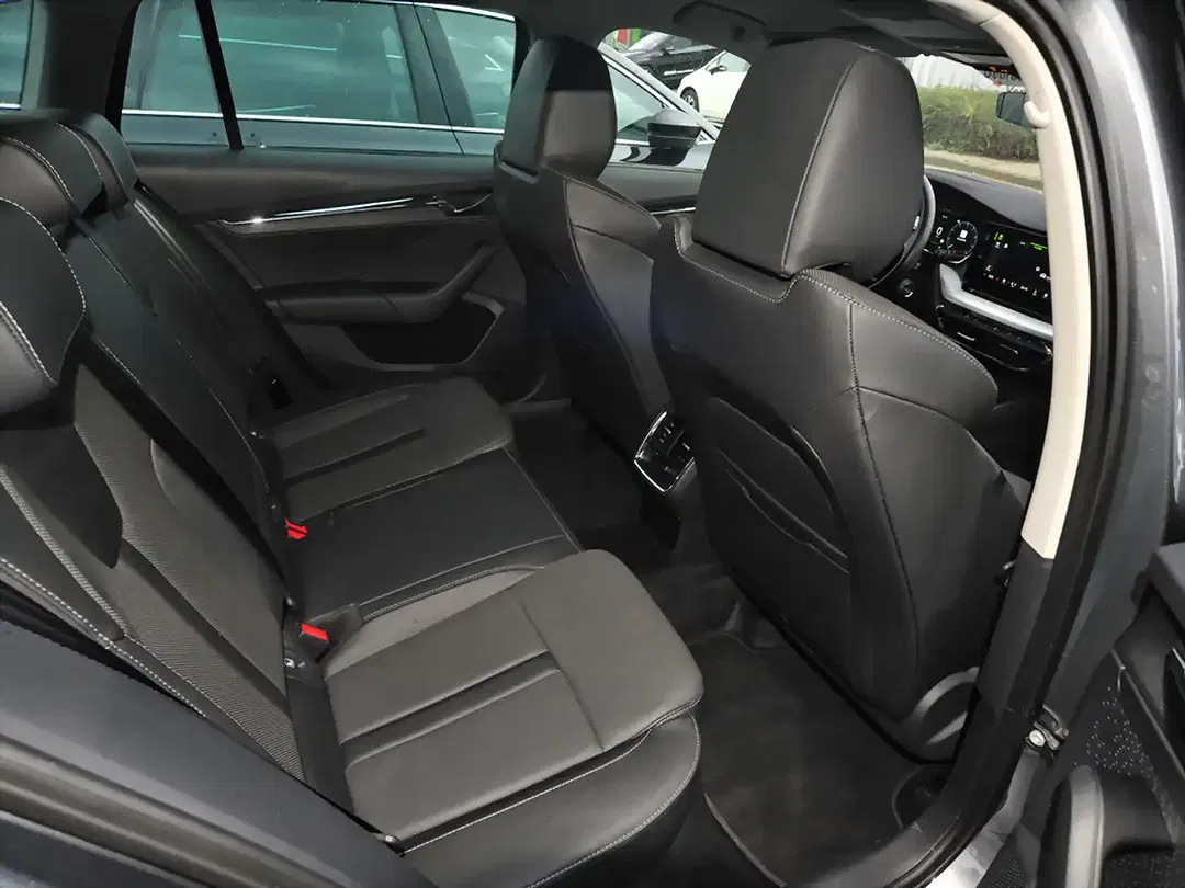 Skoda Octavia 2.0 TDI DSG Combi Style - Thumbnail 10