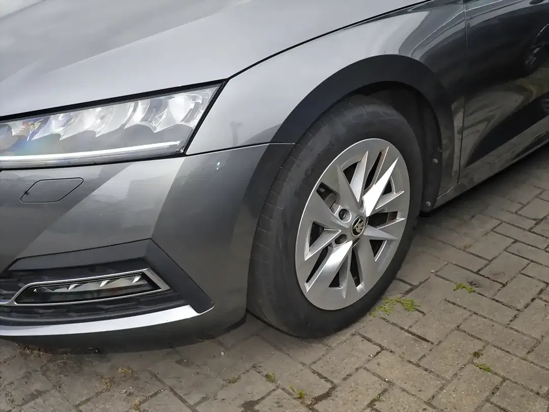 Skoda Octavia 2.0 TDI DSG Combi Style - Thumbnail 5