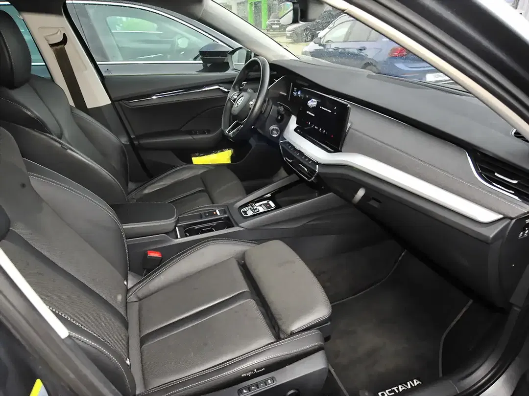 Skoda Octavia 2.0 TDI DSG Combi Style - Thumbnail 9