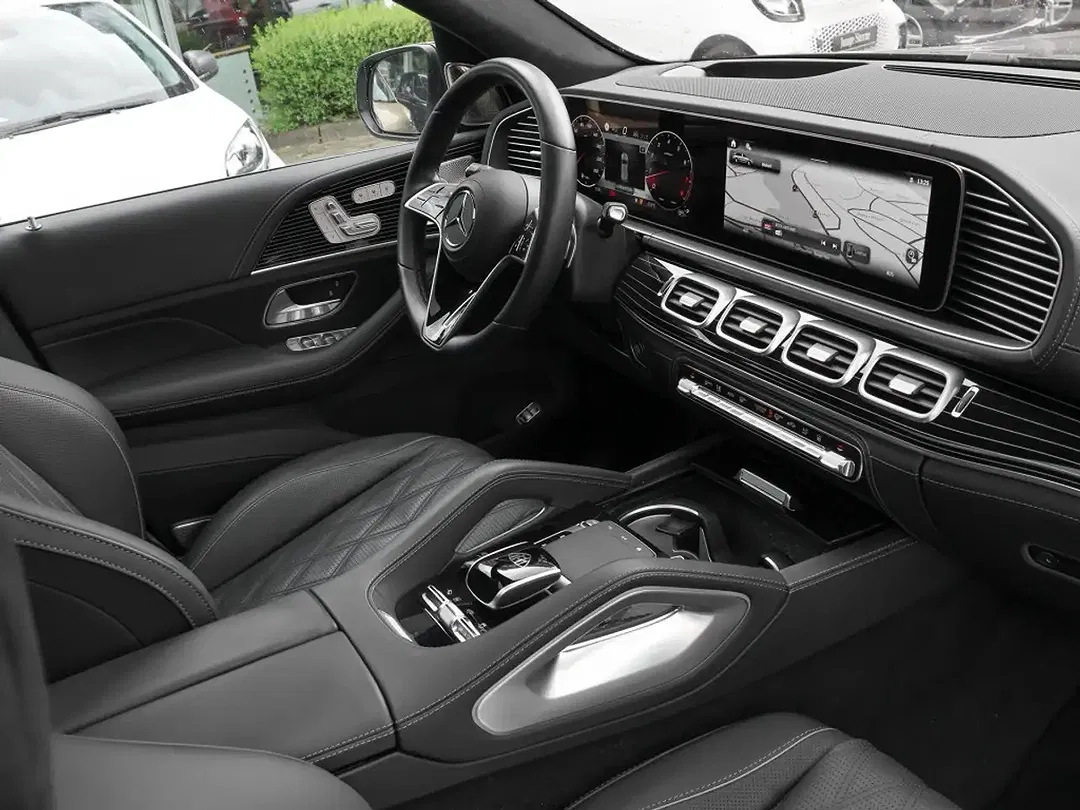 Mercedes-Benz GLS 600 - Thumbnail 3