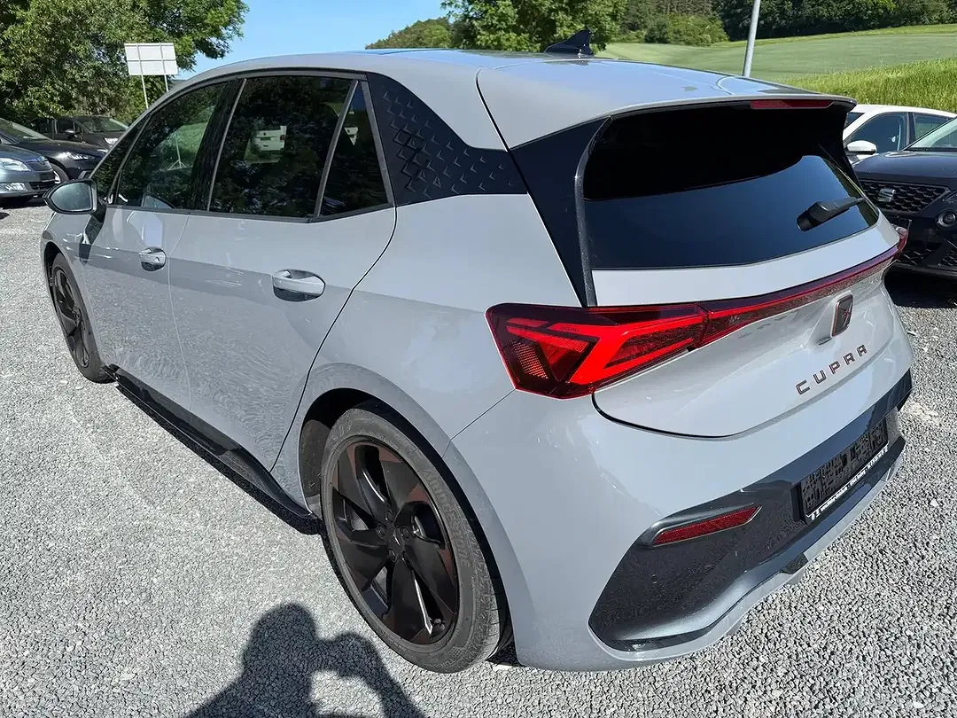 CUPRA Born AUT - Thumbnail 4