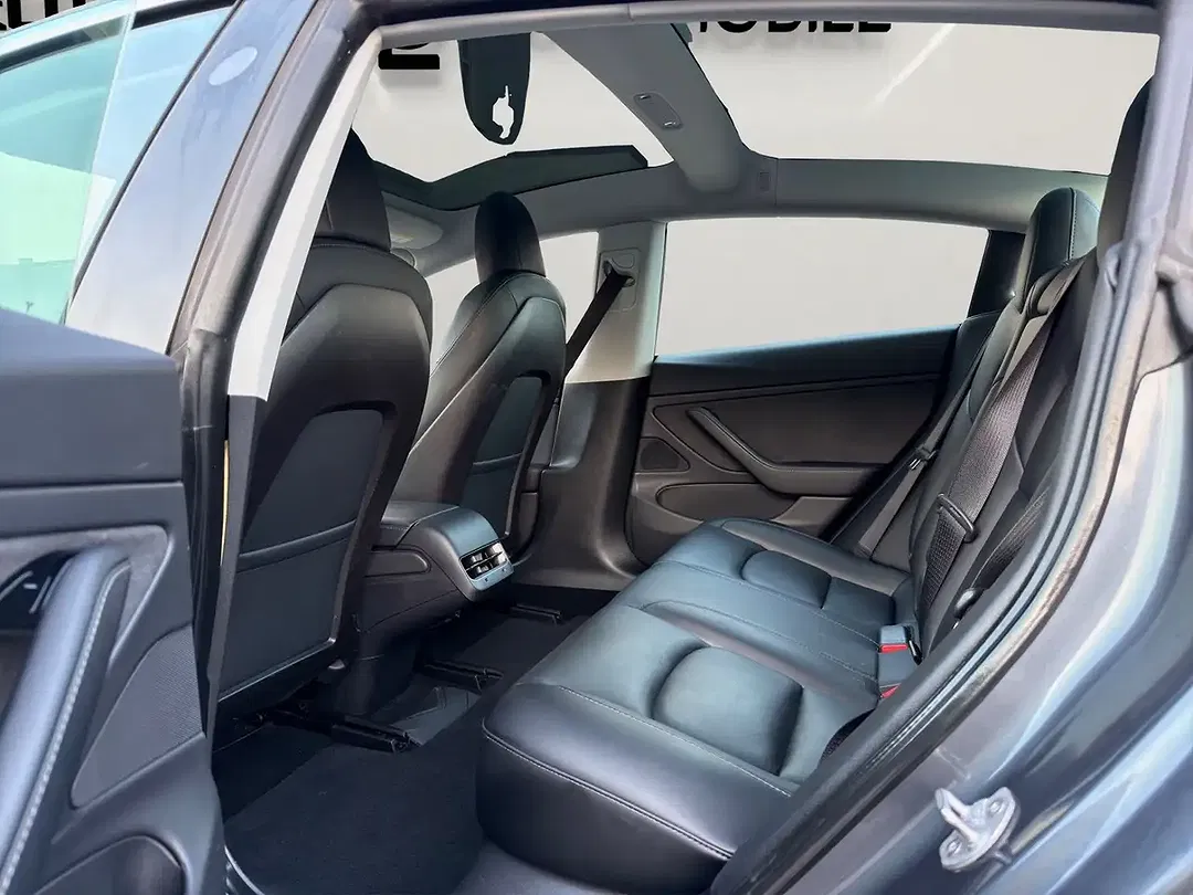 Tesla Model 3 AWD Dual Motor Long Range - Thumbnail 13