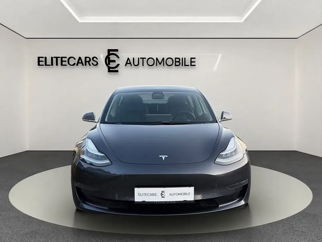 Tesla Model 3 AWD Dual Motor Long Range - Thumbnail 9