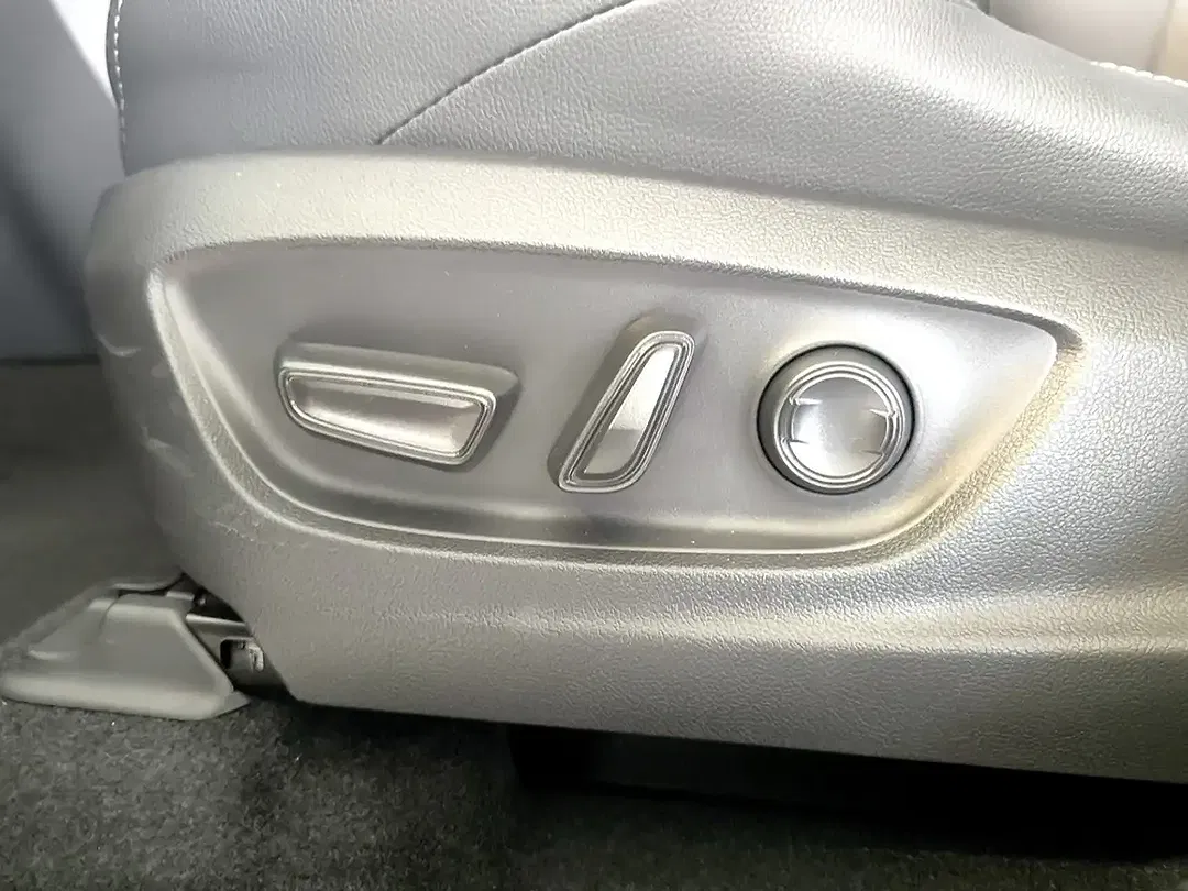 Subaru Solterra EV - Thumbnail 14