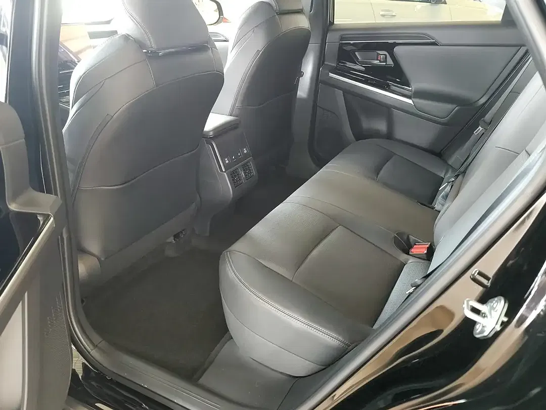 Subaru Solterra EV - Thumbnail 8
