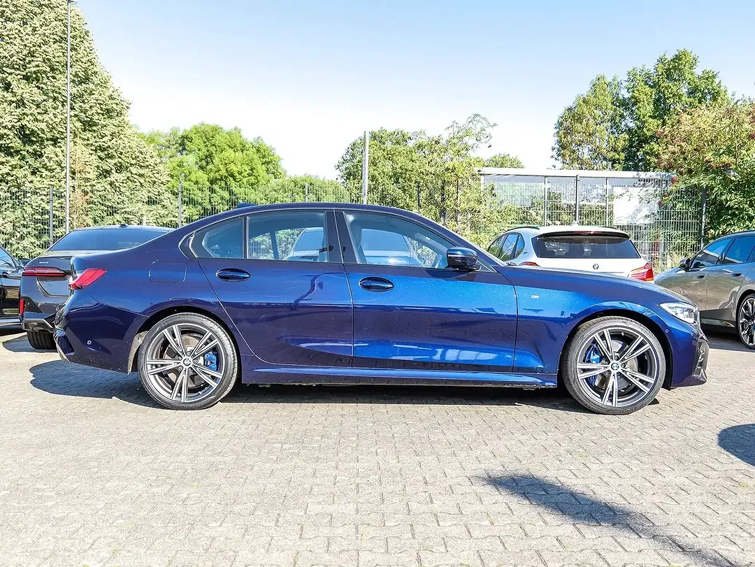 BMW 330 iPerformance M Sport - Thumbnail 10