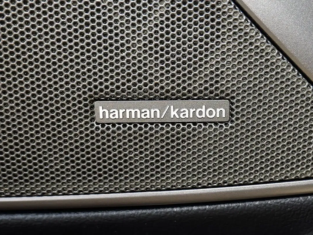 BMW 330 iPerformance M Sport - Thumbnail 14