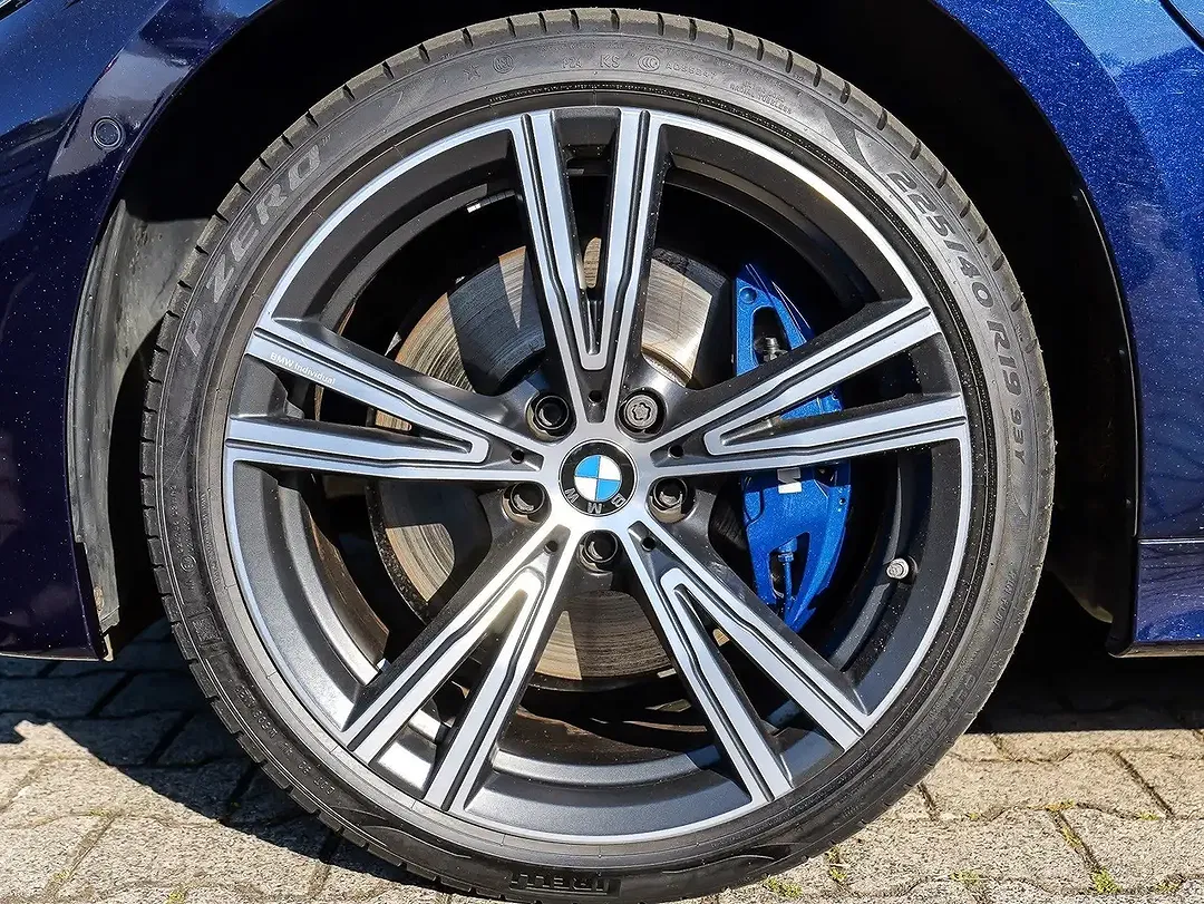 BMW 330 iPerformance M Sport - Thumbnail 4