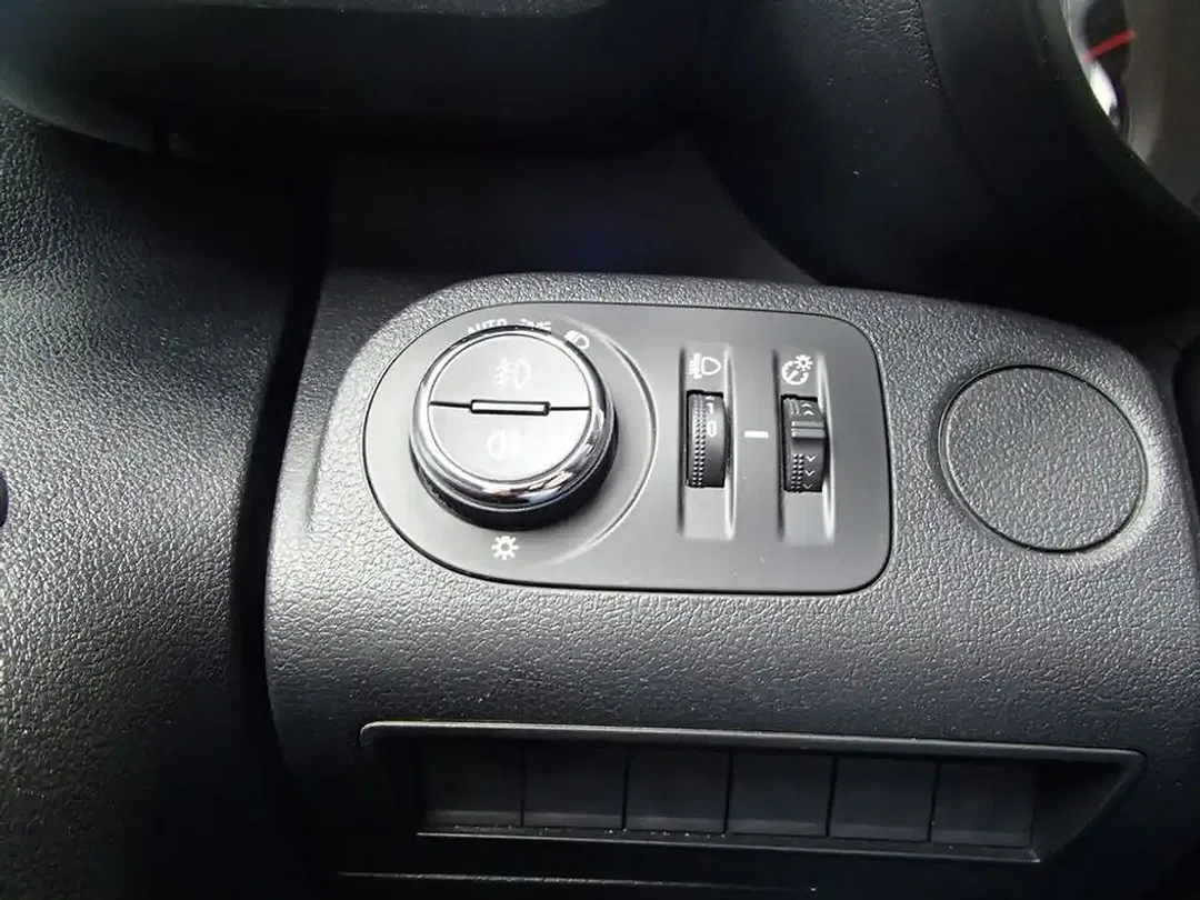 Opel Combo - foto 15
