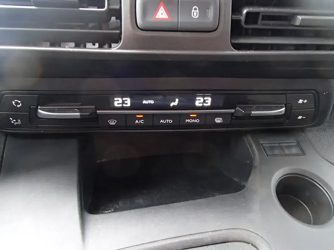 Opel Combo - Thumbnail 9