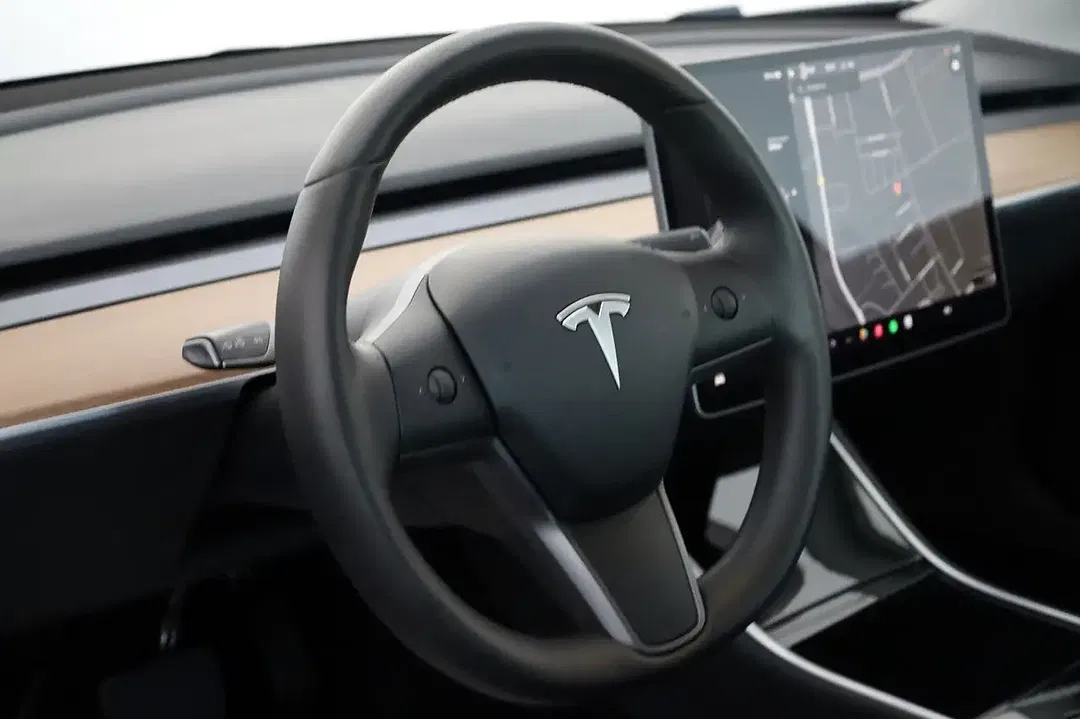 Tesla Model 3 AWD Dual Motor Long Range - Thumbnail 11