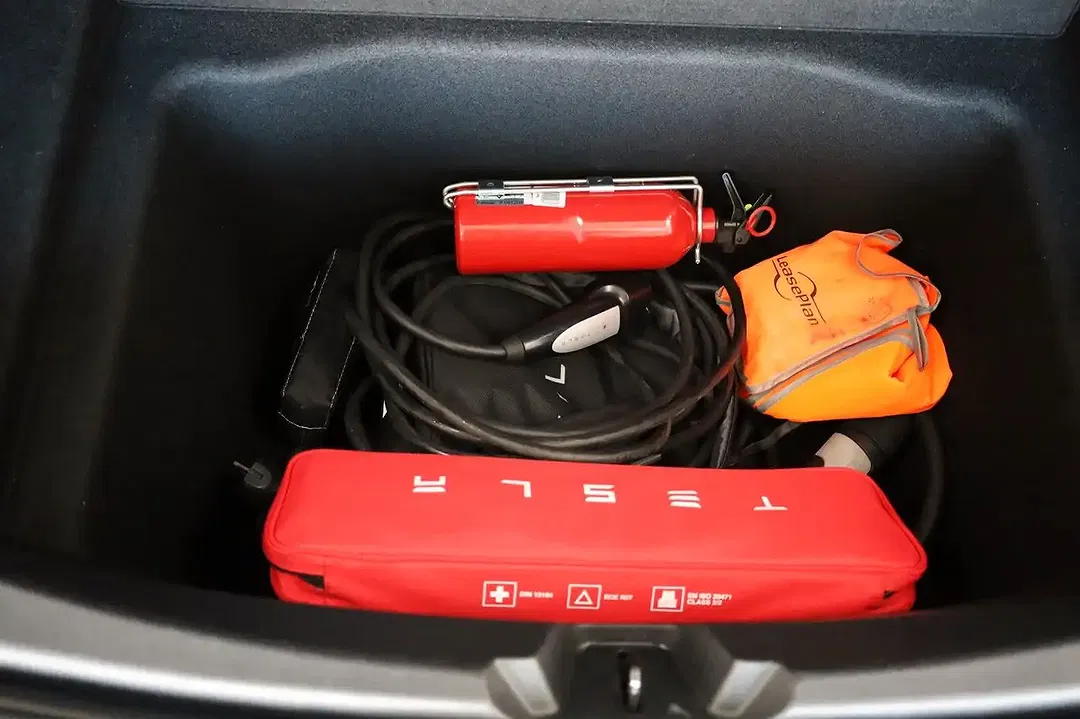 Tesla Model 3 AWD Dual Motor Long Range - Thumbnail 22