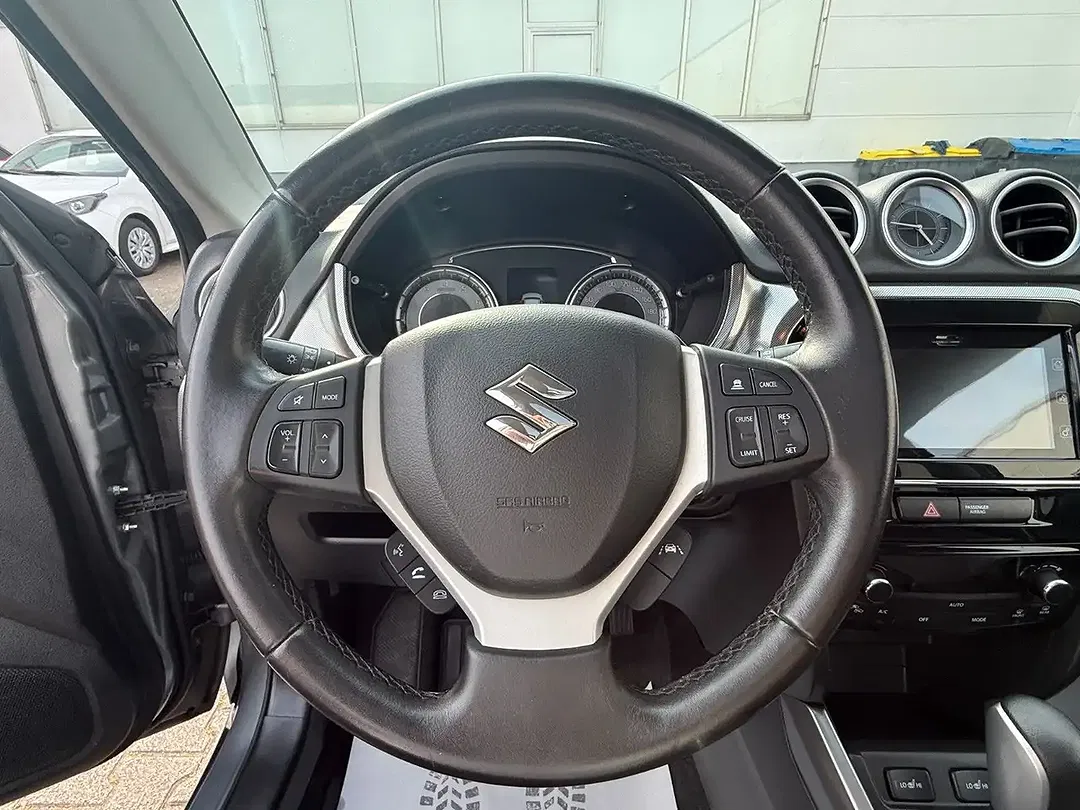 Suzuki Vitara 1.4 4x4 - Thumbnail 14
