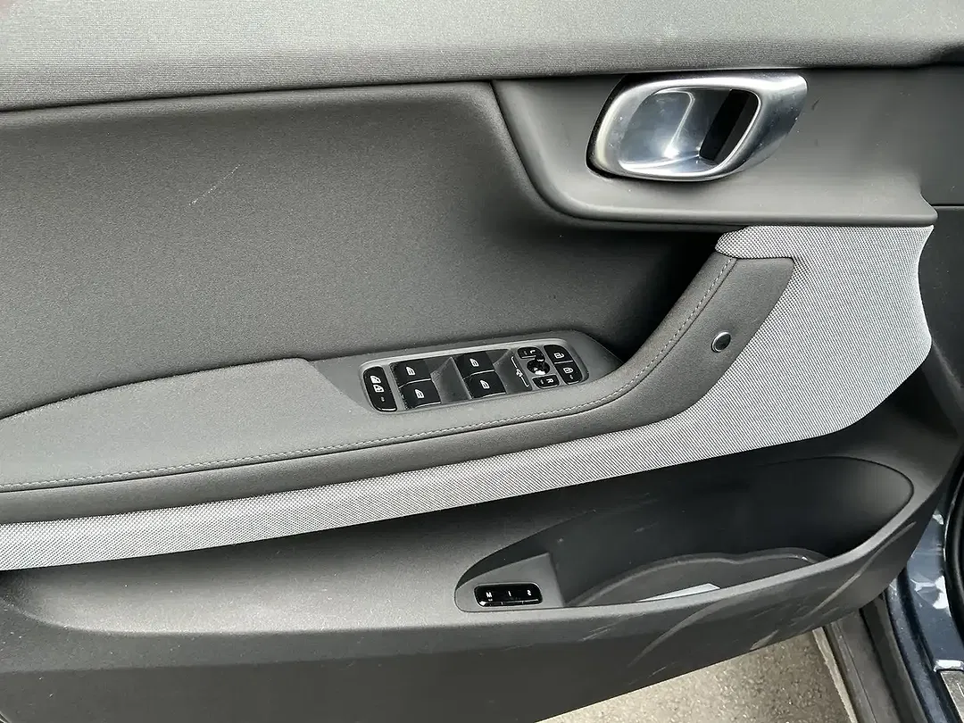 Polestar 2 Standard Range - Thumbnail 4