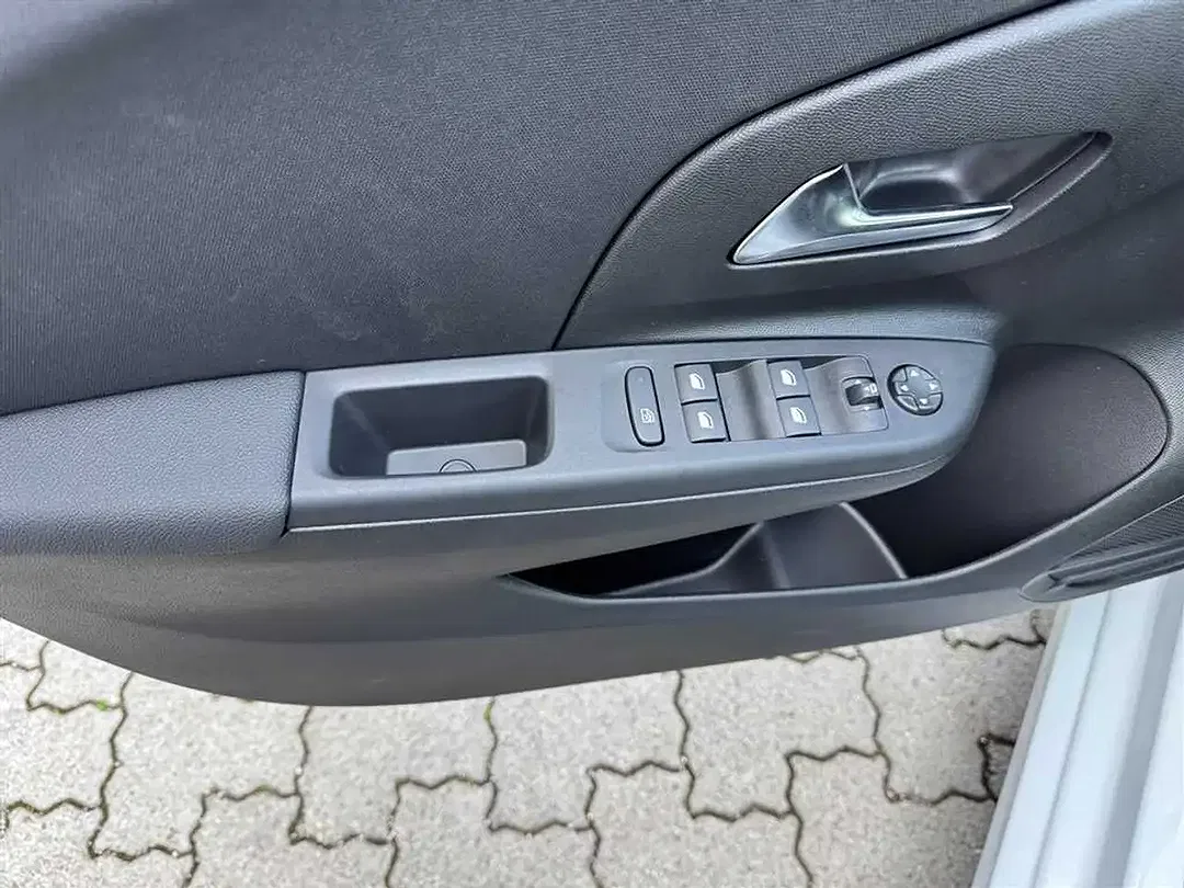 Opel Corsa Hybrid Edition - Thumbnail 11
