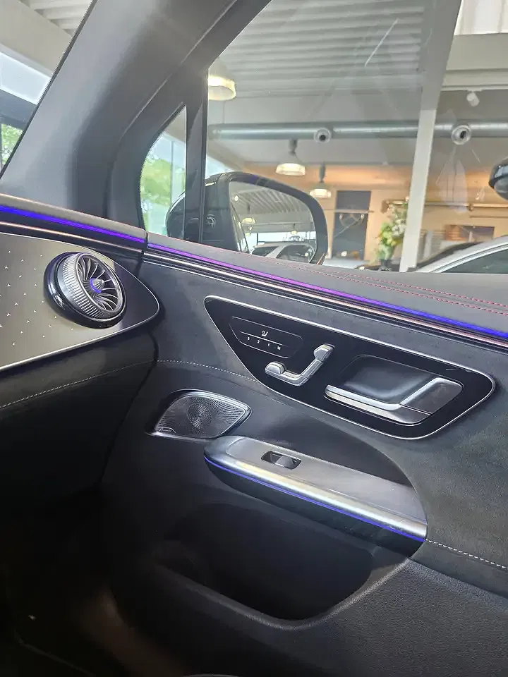 Mercedes-Benz EQE 300 Sport Edition - Thumbnail 11