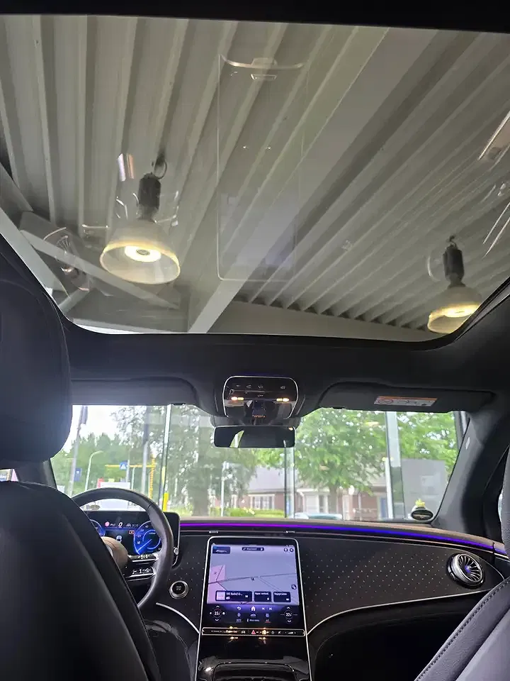 Mercedes-Benz EQE 300 Sport Edition - Thumbnail 15