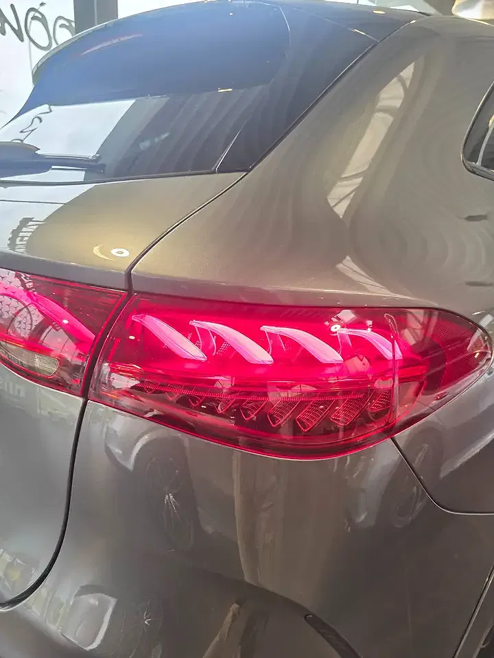 Mercedes-Benz EQE 300 Sport Edition - Thumbnail 17