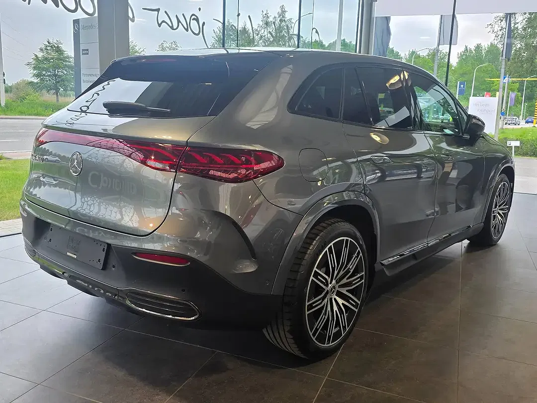 Mercedes-Benz EQE 300 Sport Edition - foto 2