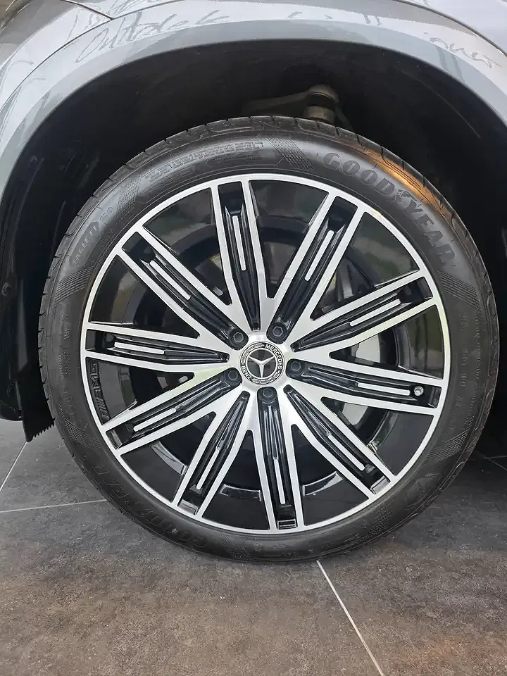 Mercedes-Benz EQE 300 Sport Edition - Thumbnail 6