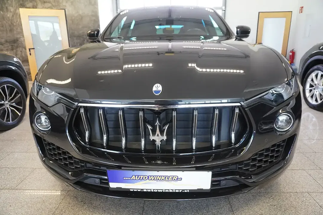 Maserati Levante Q4 GT - Thumbnail 3