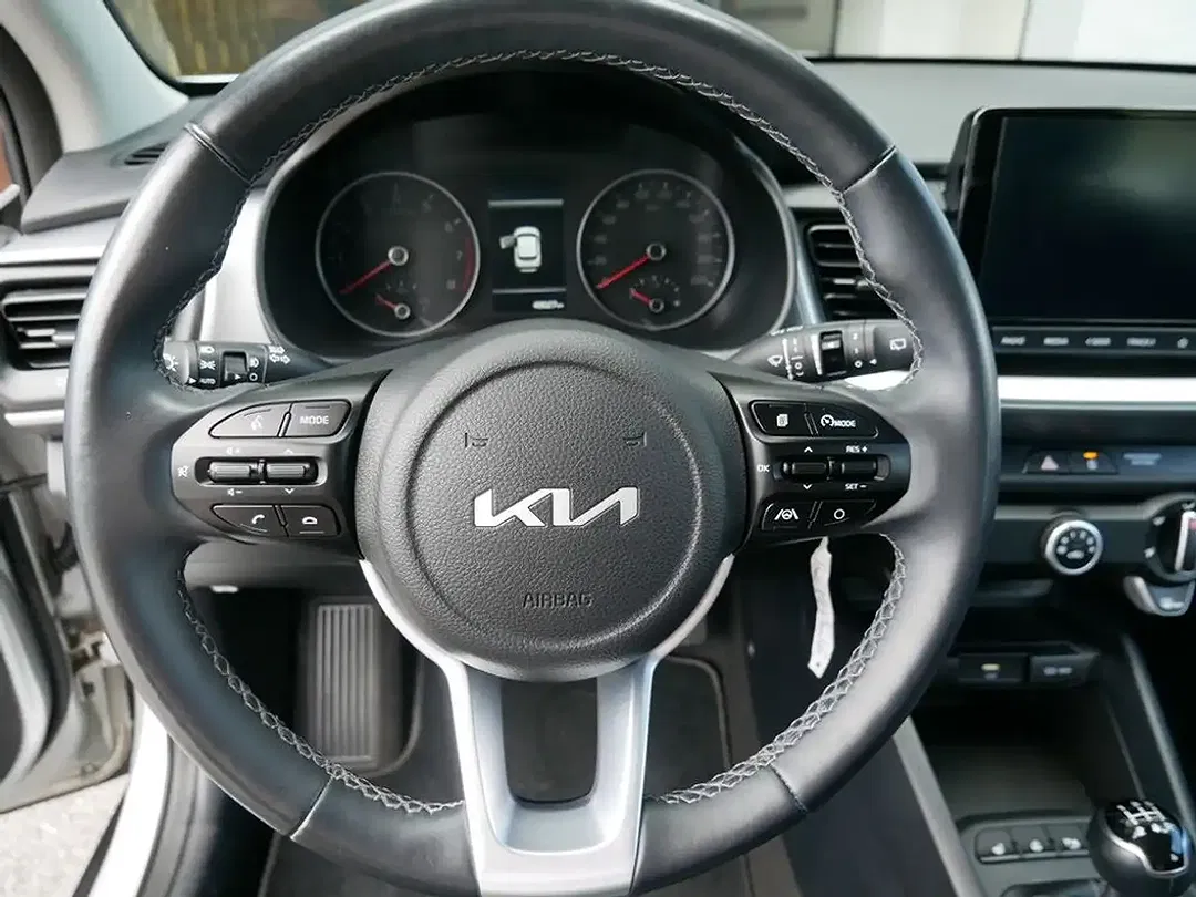 Kia Stonic 1.2 - Thumbnail 9