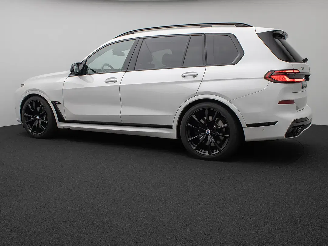 BMW X7 M Individual - Thumbnail 9