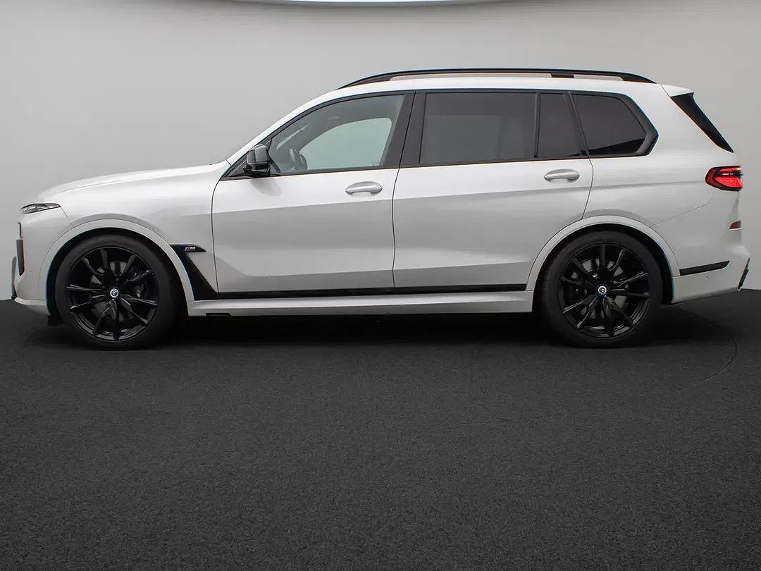 BMW X7 M Individual - Thumbnail 10