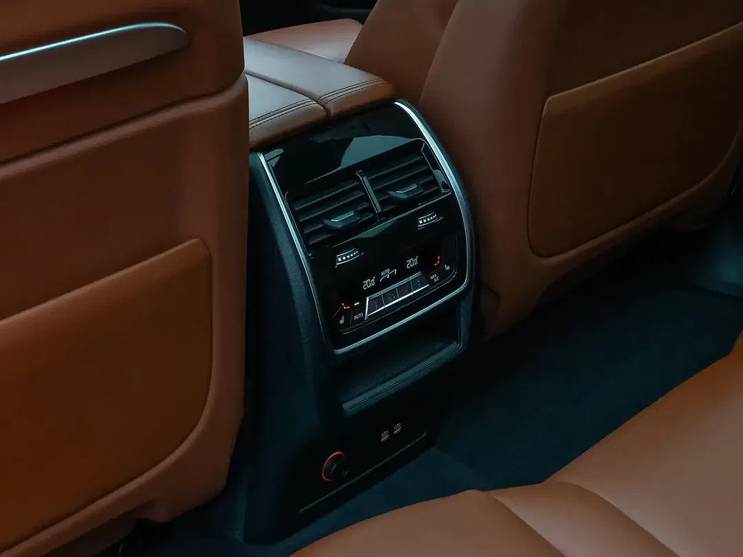 BMW X7 M Individual - Thumbnail 29