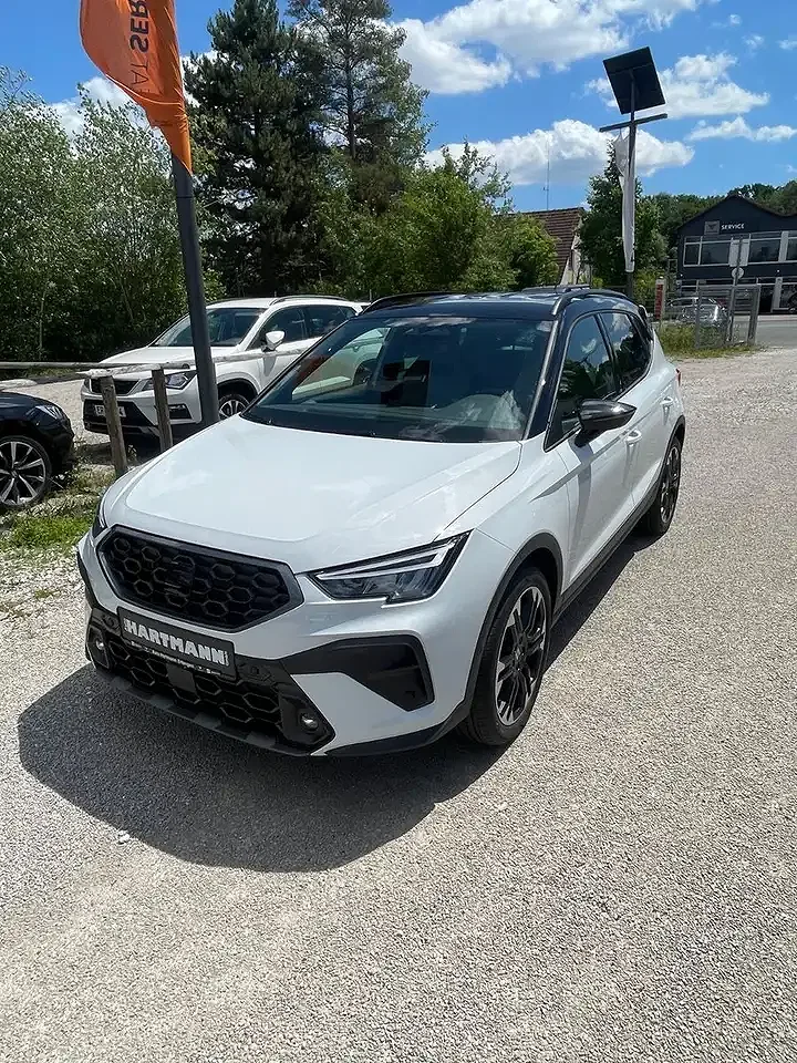 SEAT Arona 1.0 TSI FR Black Edition - Afbeelding 1