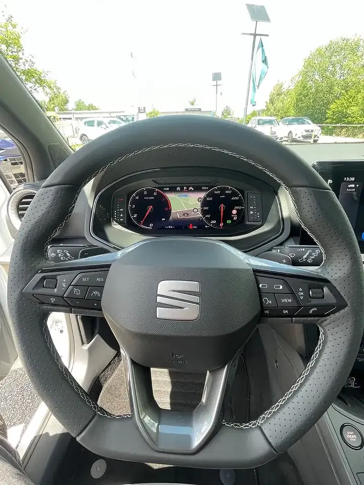 SEAT Arona 1.0 TSI FR Black Edition - Thumbnail 13