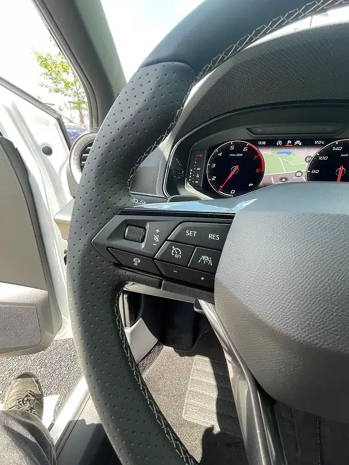 SEAT Arona 1.0 TSI FR Black Edition - Thumbnail 14