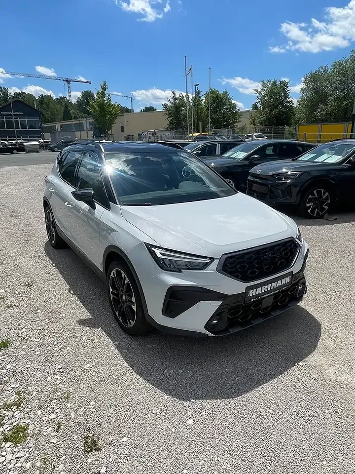 SEAT Arona 1.0 TSI FR Black Edition - Thumbnail 3