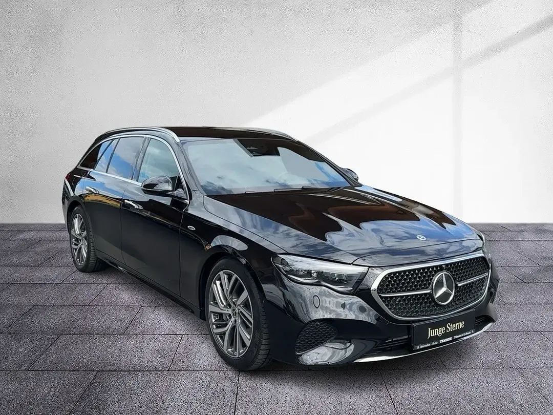 Mercedes-Benz E 300 4MATIC - Thumbnail 5